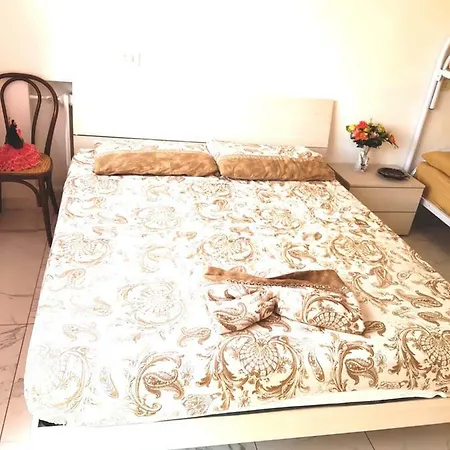 Sandra Apartment *